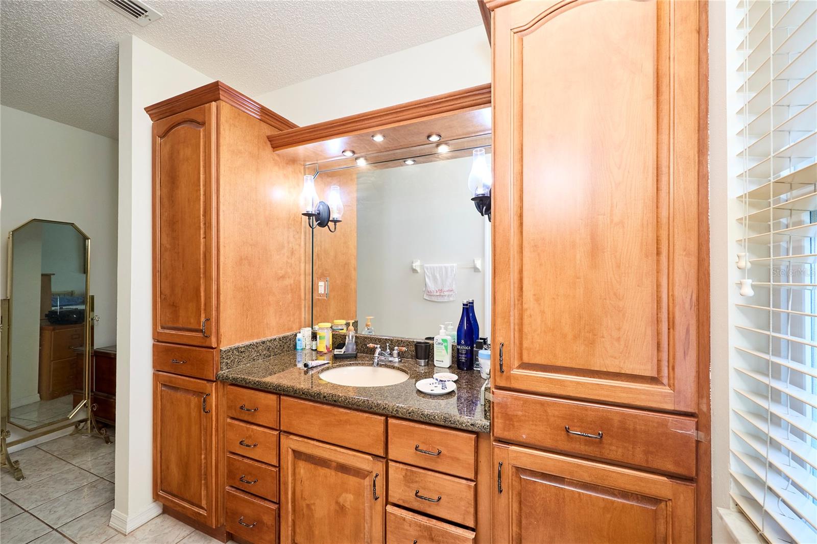 311 THORN HILL PLACE, Sun City Center, FL 33573
