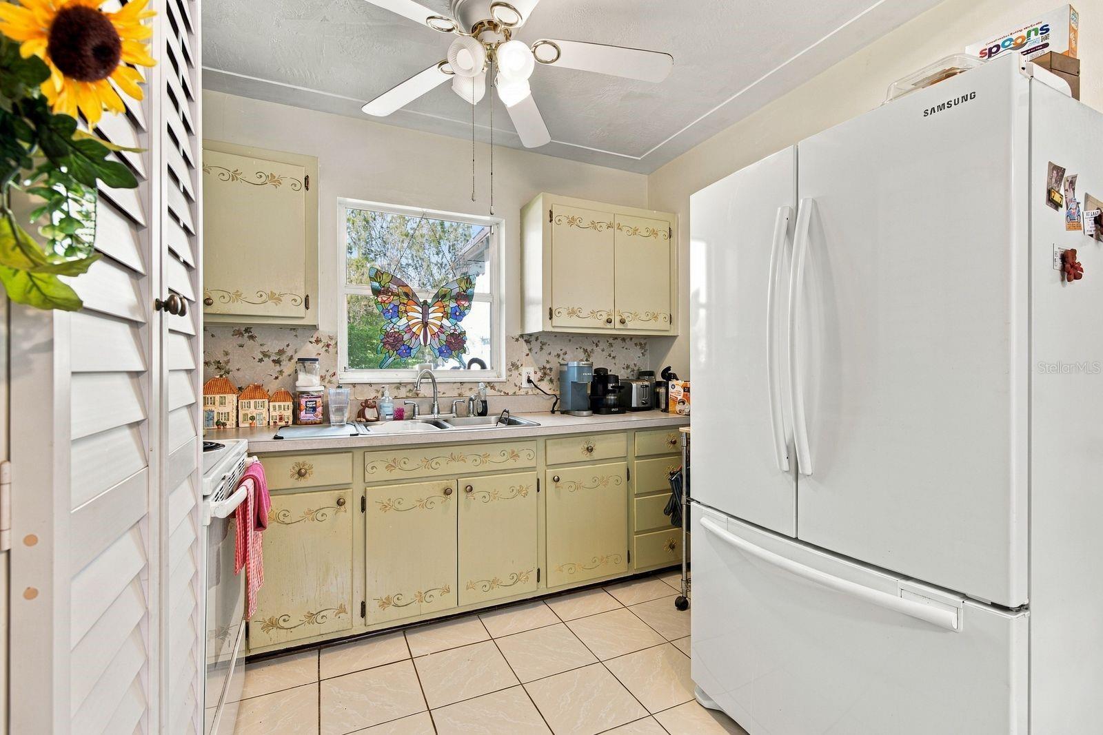 Darling kitchen -Fridge