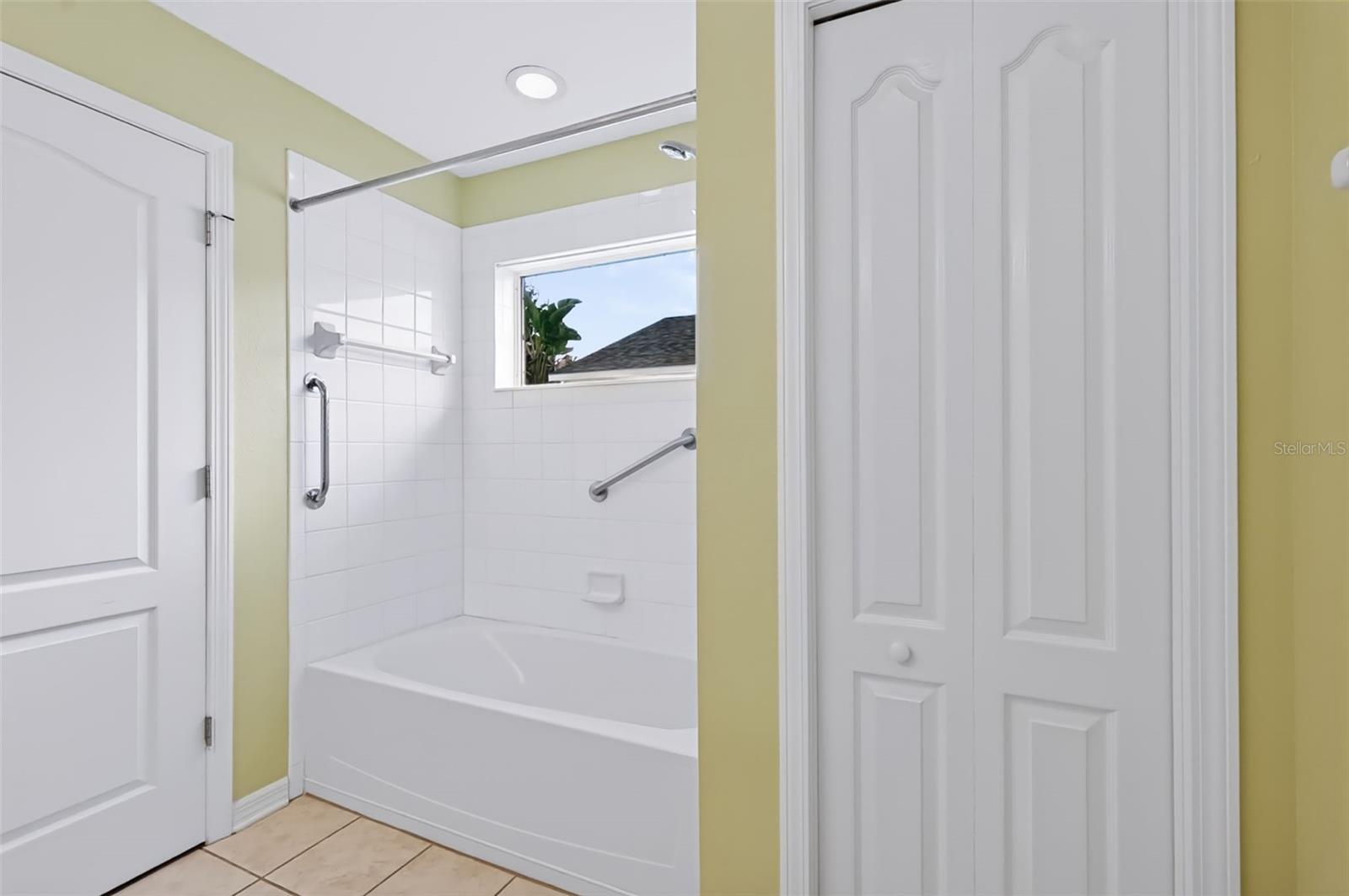 8210 SUMMER WOOD LANE, Riverview, FL 33578