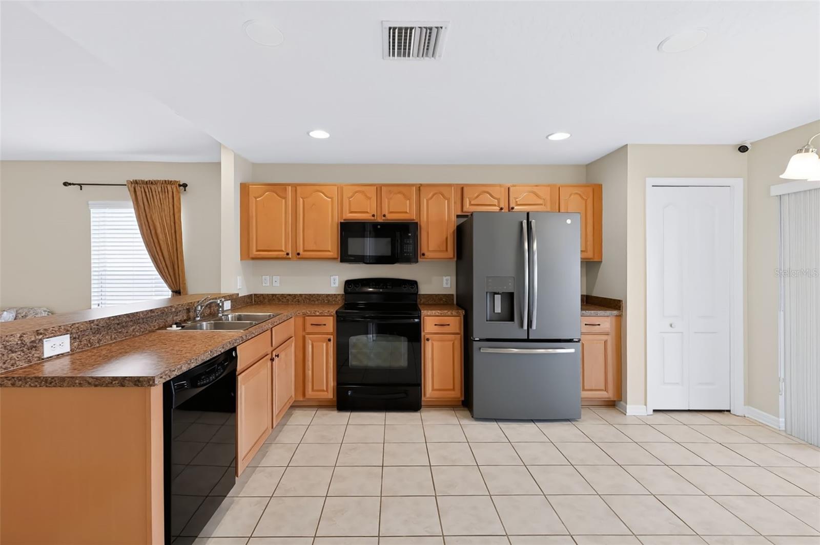 8210 SUMMER WOOD LANE, Riverview, FL 33578