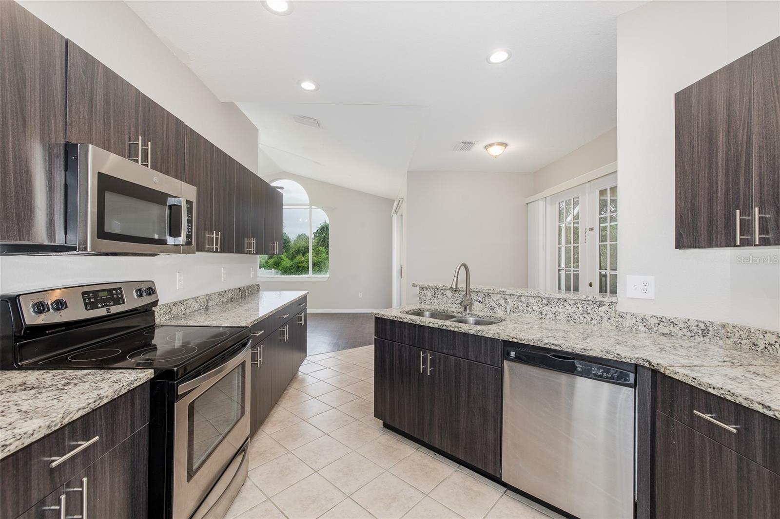 19103 DOVE CREEK DRIVE, Tampa, FL 33647