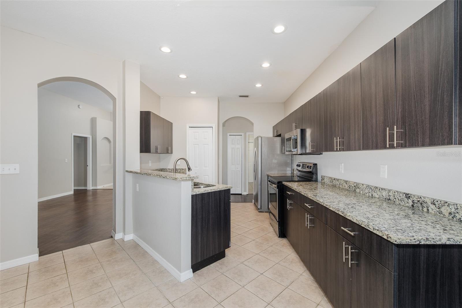 19103 DOVE CREEK DRIVE, Tampa, FL 33647