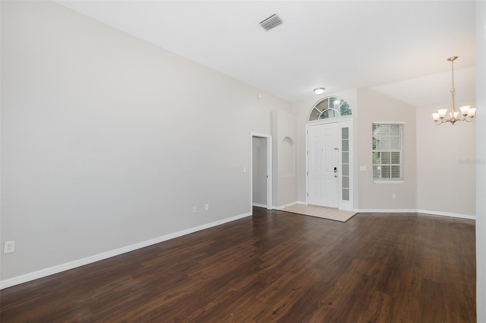 19103 DOVE CREEK DRIVE, Tampa, FL 33647