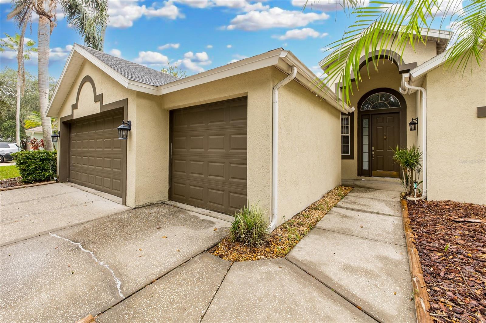 19103 DOVE CREEK DRIVE, Tampa, FL 33647