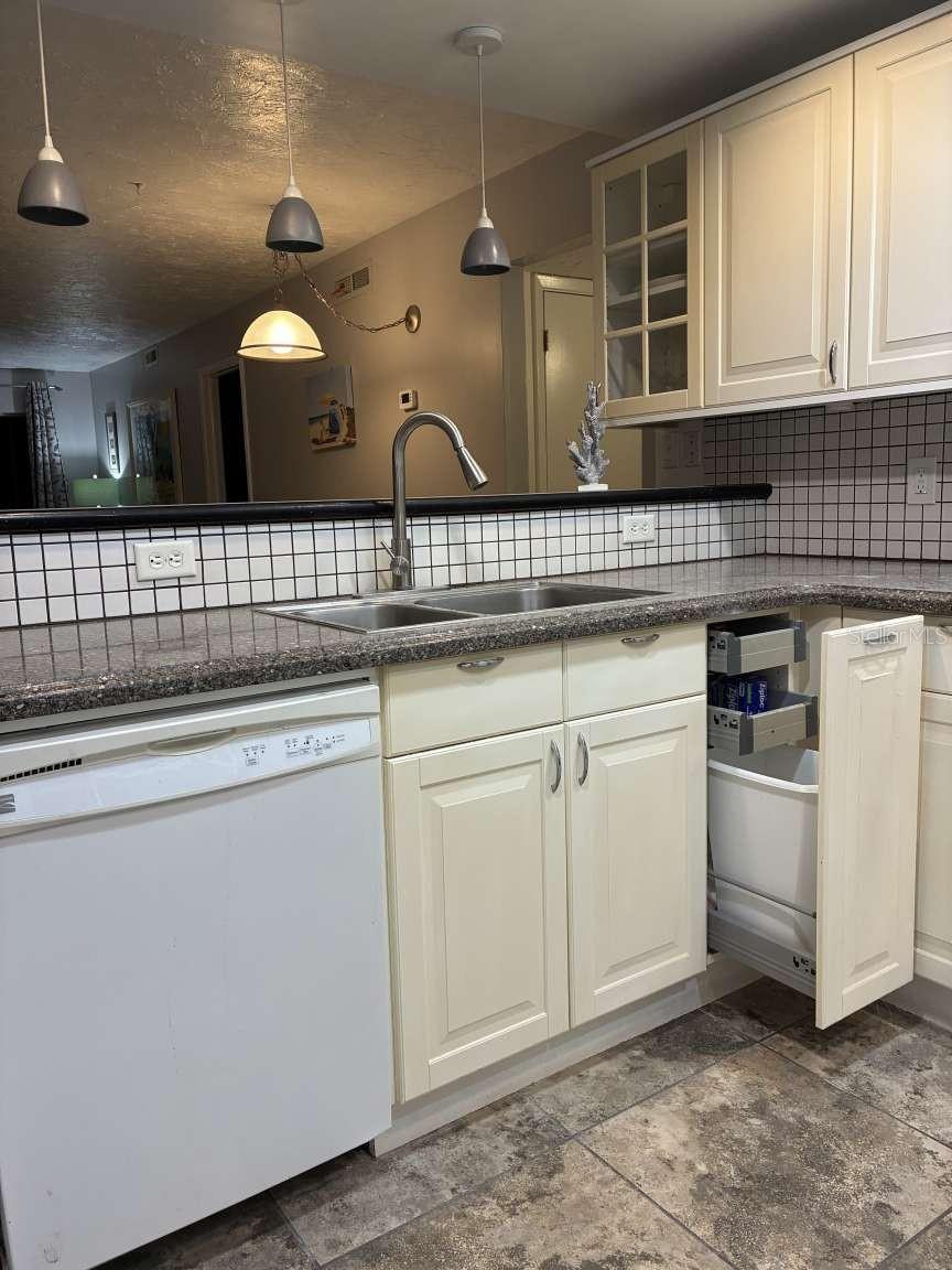 12760 INDIAN ROCKS ROAD, #1049, Largo, FL 33774