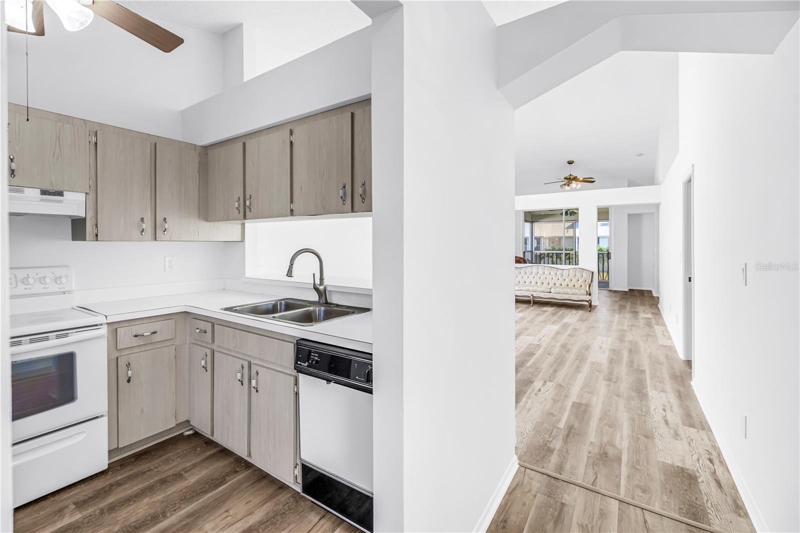 159 SUN ISLE CIR, Treasure Island, FL 33706