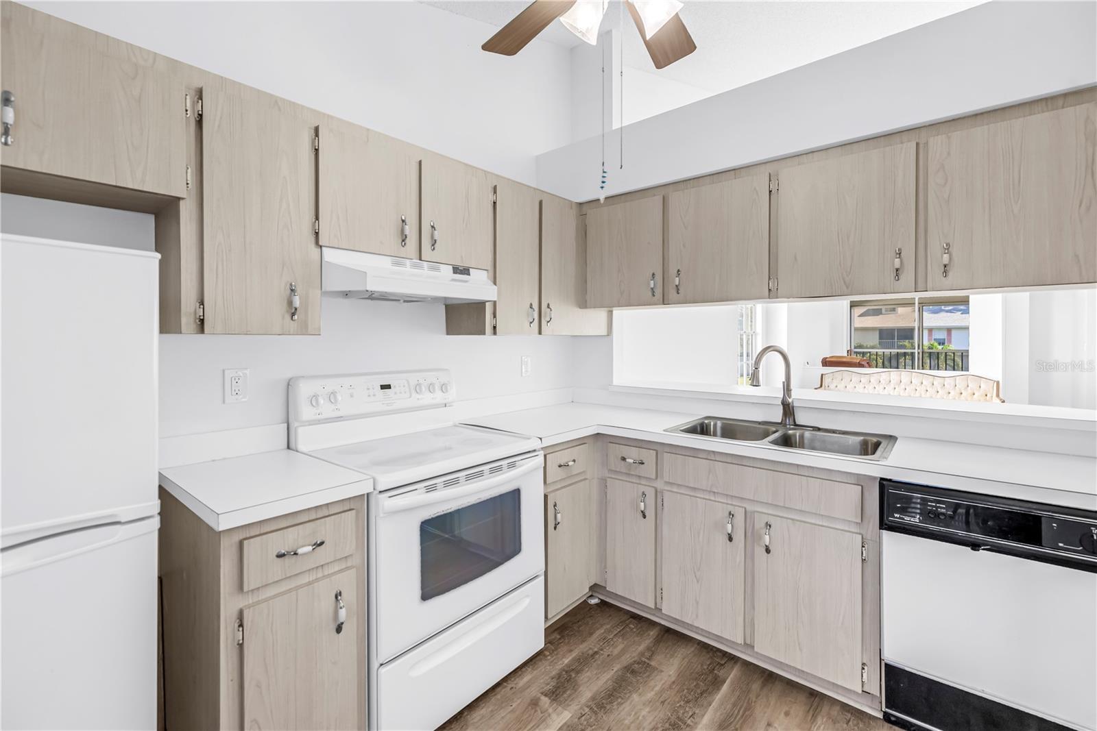 159 SUN ISLE CIR, Treasure Island, FL 33706
