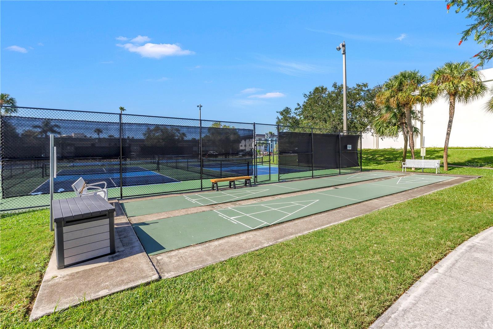 Shuffleboard and courts nearby