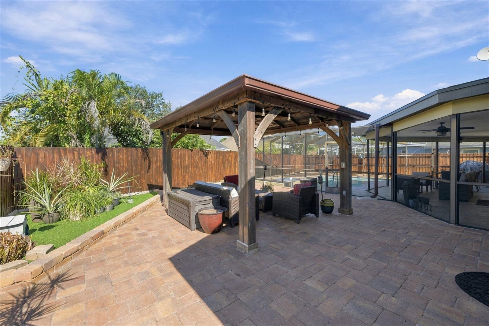 8708 CHARMING KNOLL COURT, Tampa, FL 33635