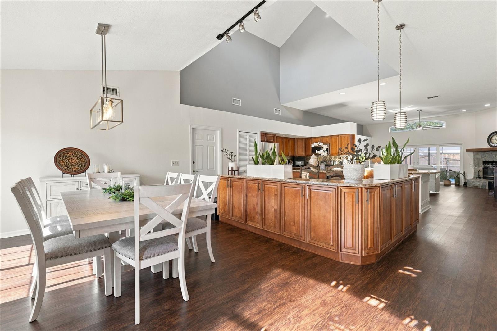 8708 CHARMING KNOLL COURT, Tampa, FL 33635