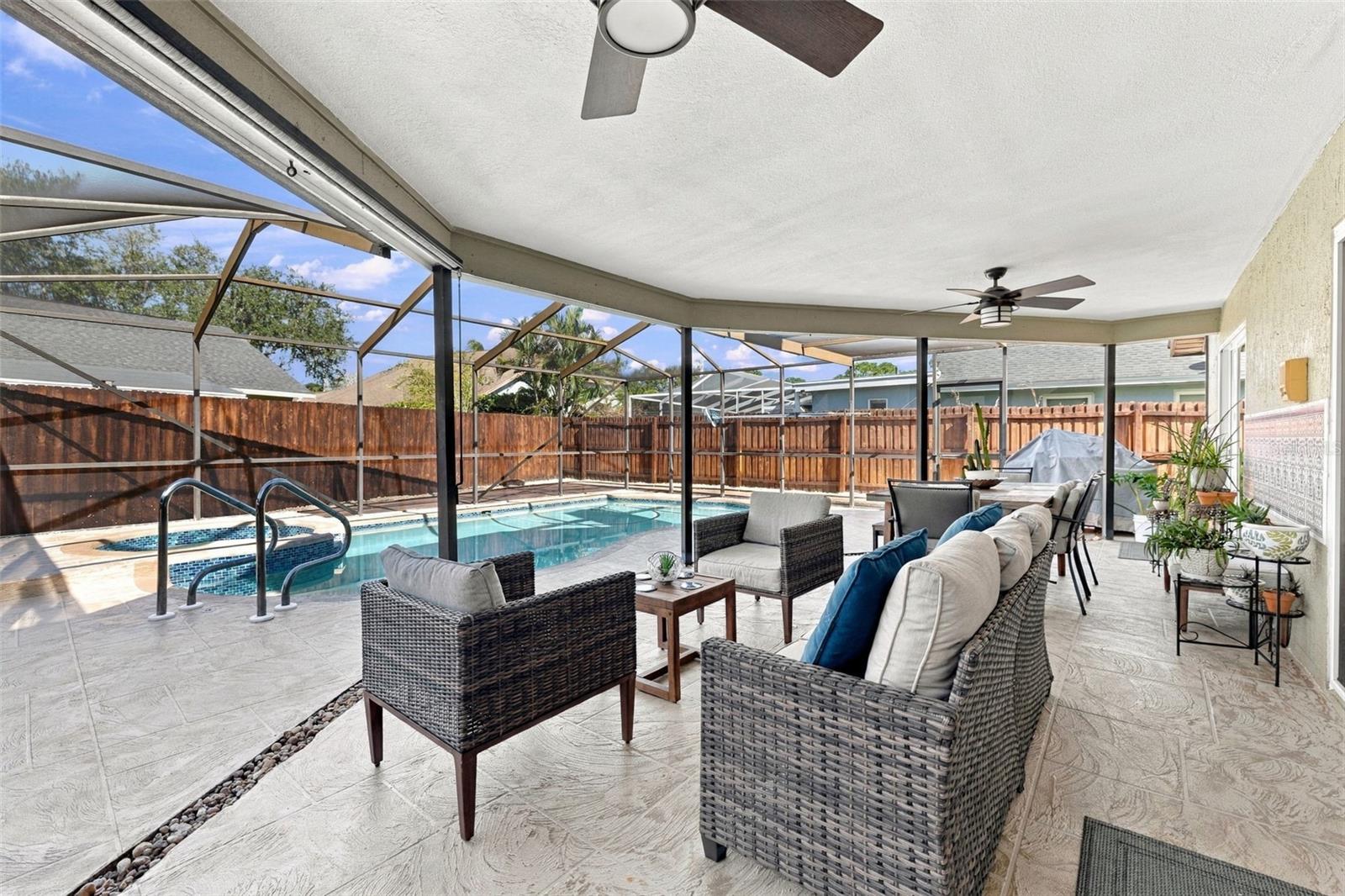 8708 CHARMING KNOLL COURT, Tampa, FL 33635