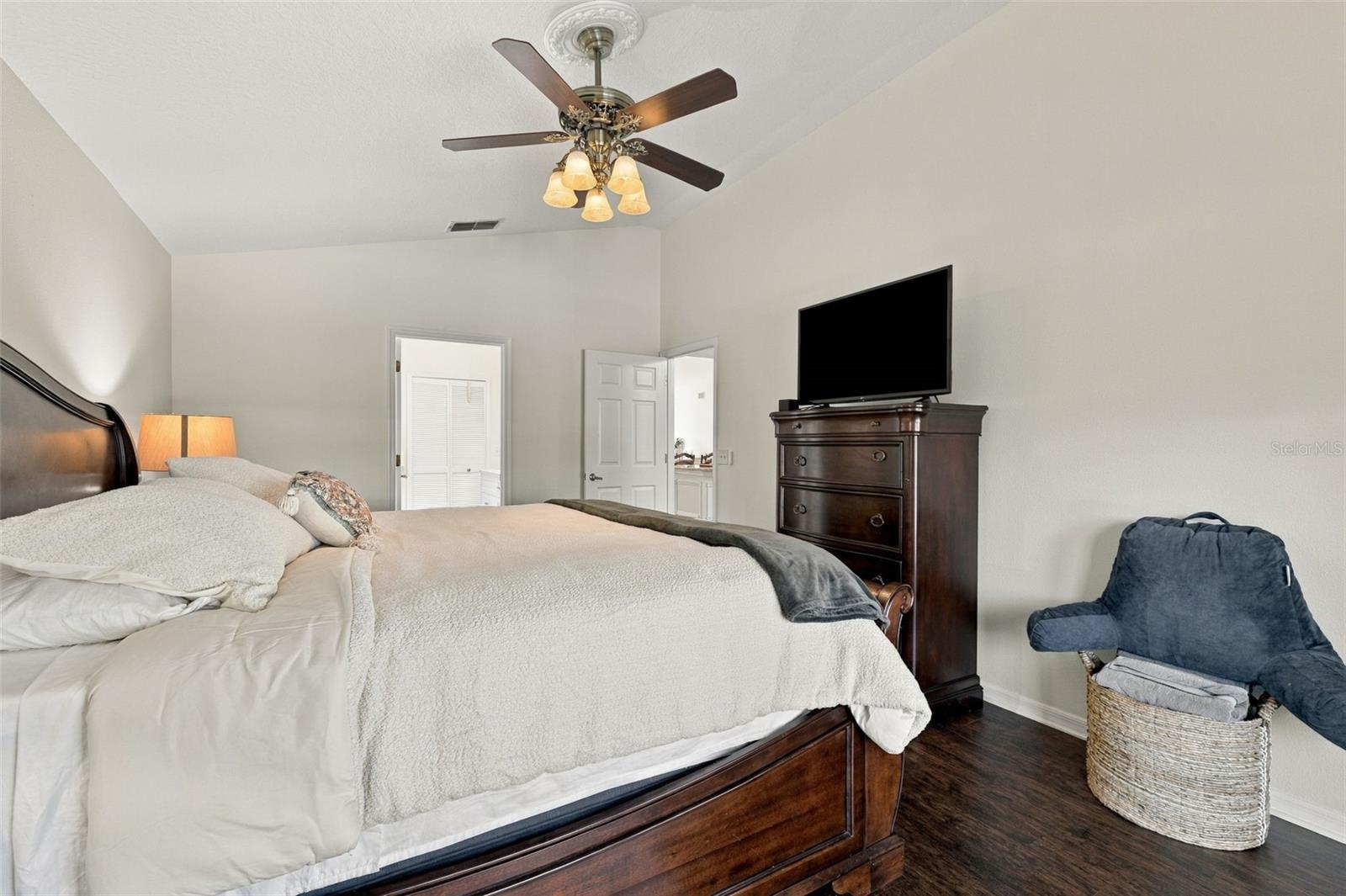 8708 CHARMING KNOLL COURT, Tampa, FL 33635