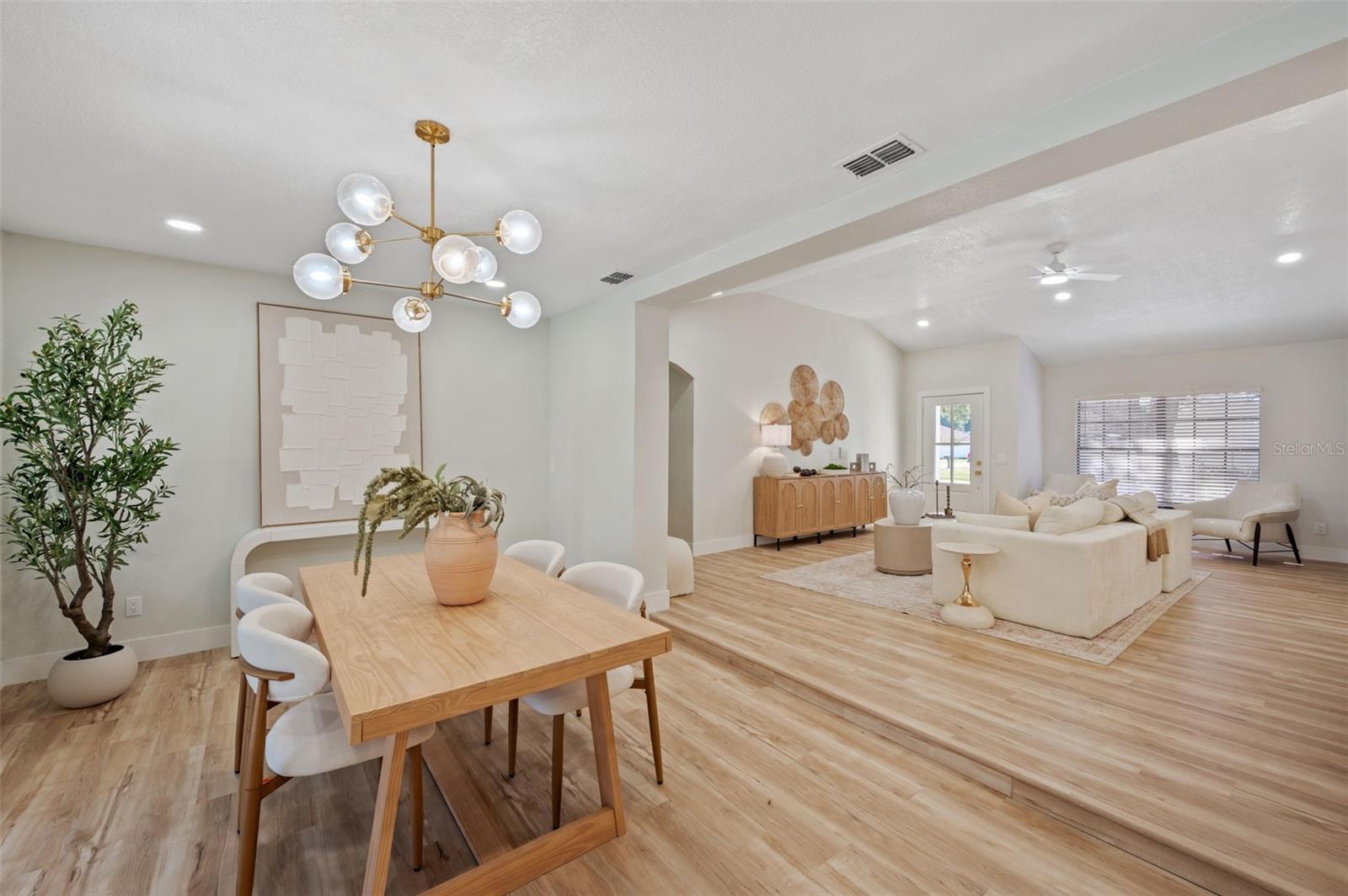 16611 ROUND OAK DRIVE, Tampa, FL 33618