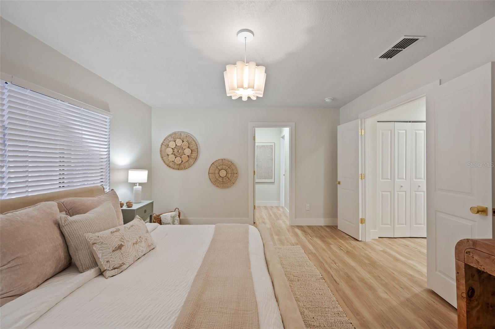 16611 ROUND OAK DRIVE, Tampa, FL 33618
