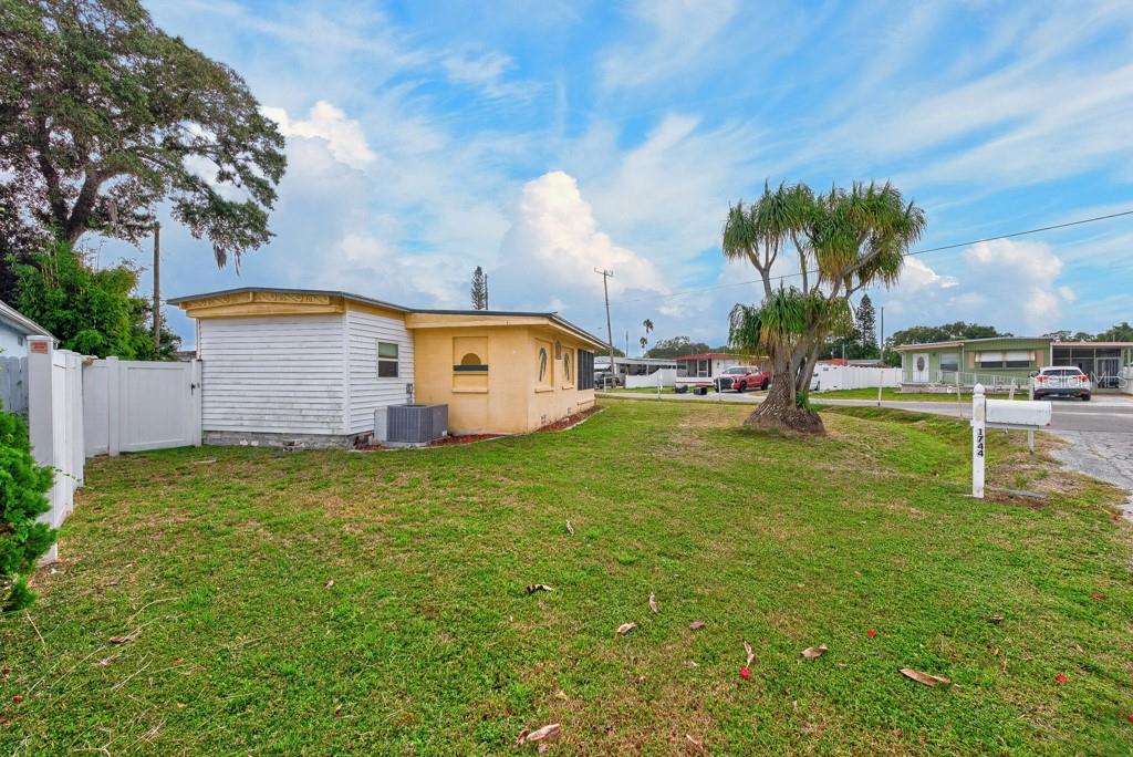 1744 HOYLE DRIVE, Holiday, FL 34691