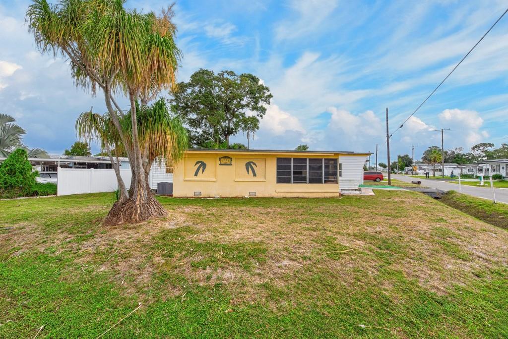 1744 HOYLE DRIVE, Holiday, FL 34691