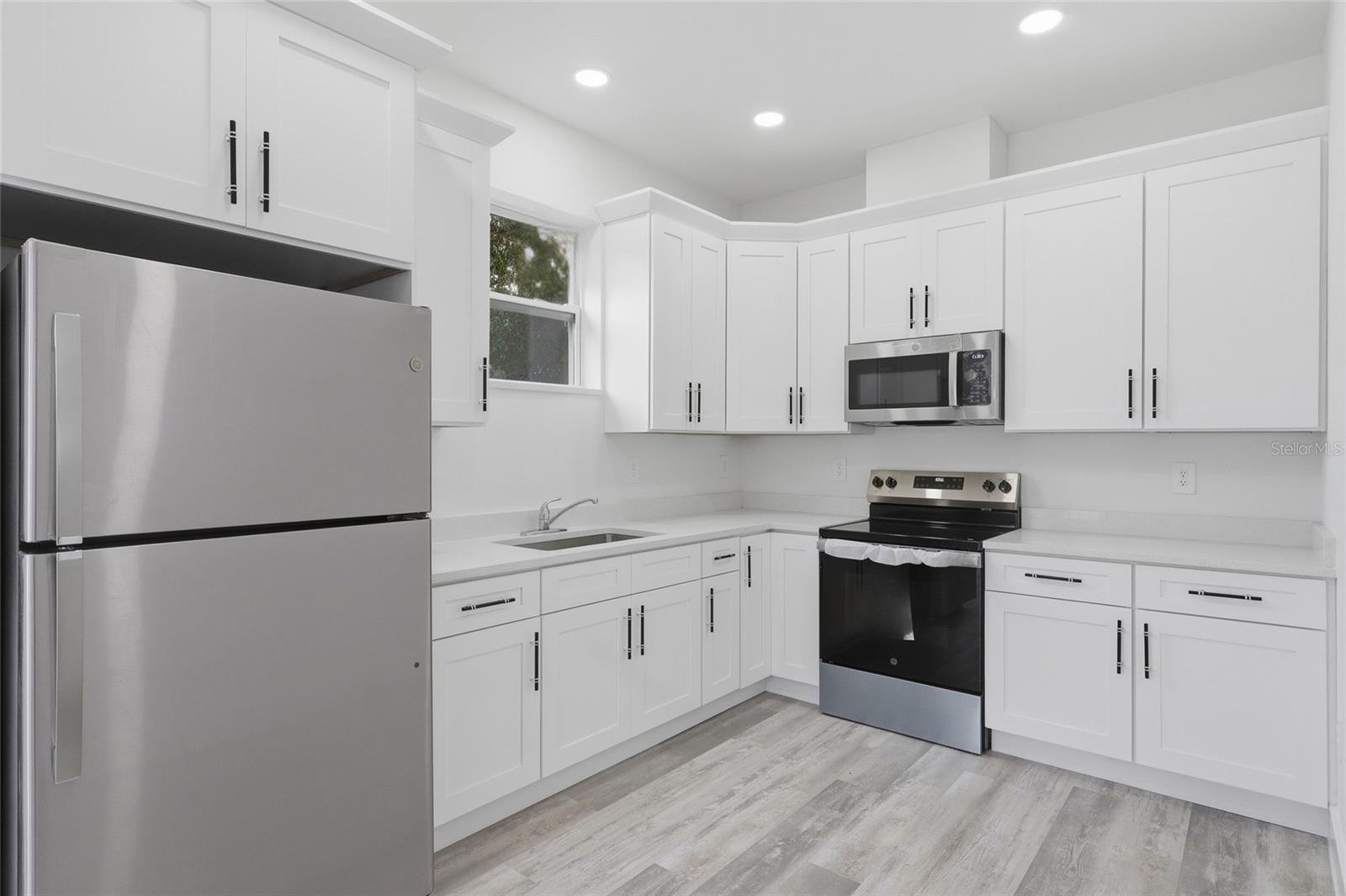 926 11TH AVENUE S, St Petersburg, FL 33705