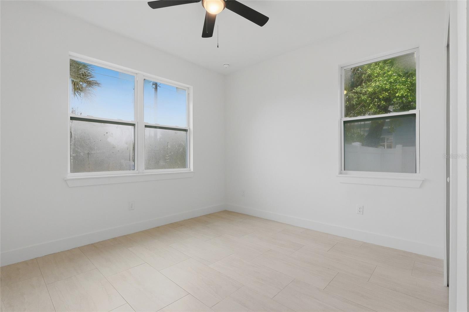 926 11TH AVENUE S, St Petersburg, FL 33705