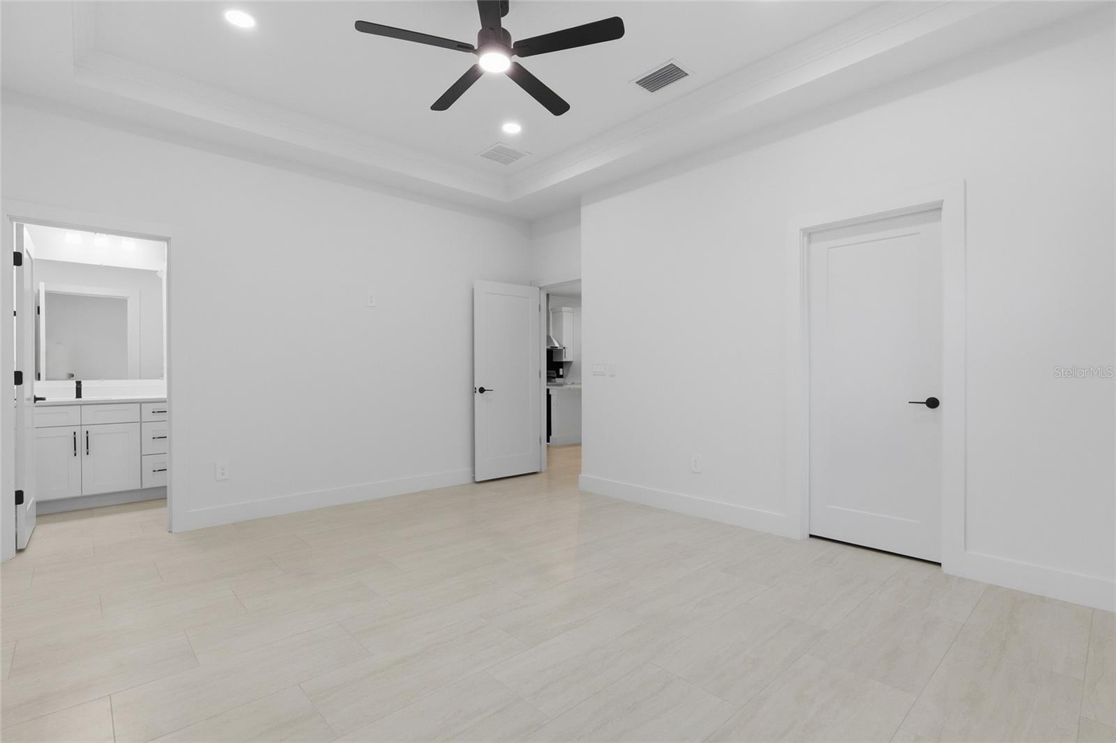 926 11TH AVENUE S, St Petersburg, FL 33705