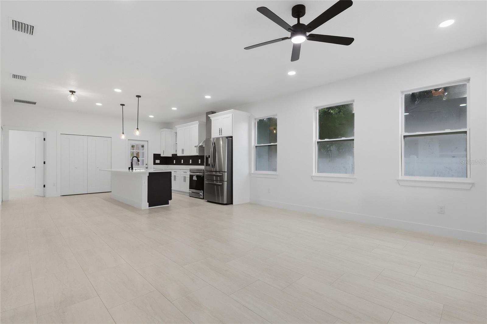 926 11TH AVENUE S, St Petersburg, FL 33705