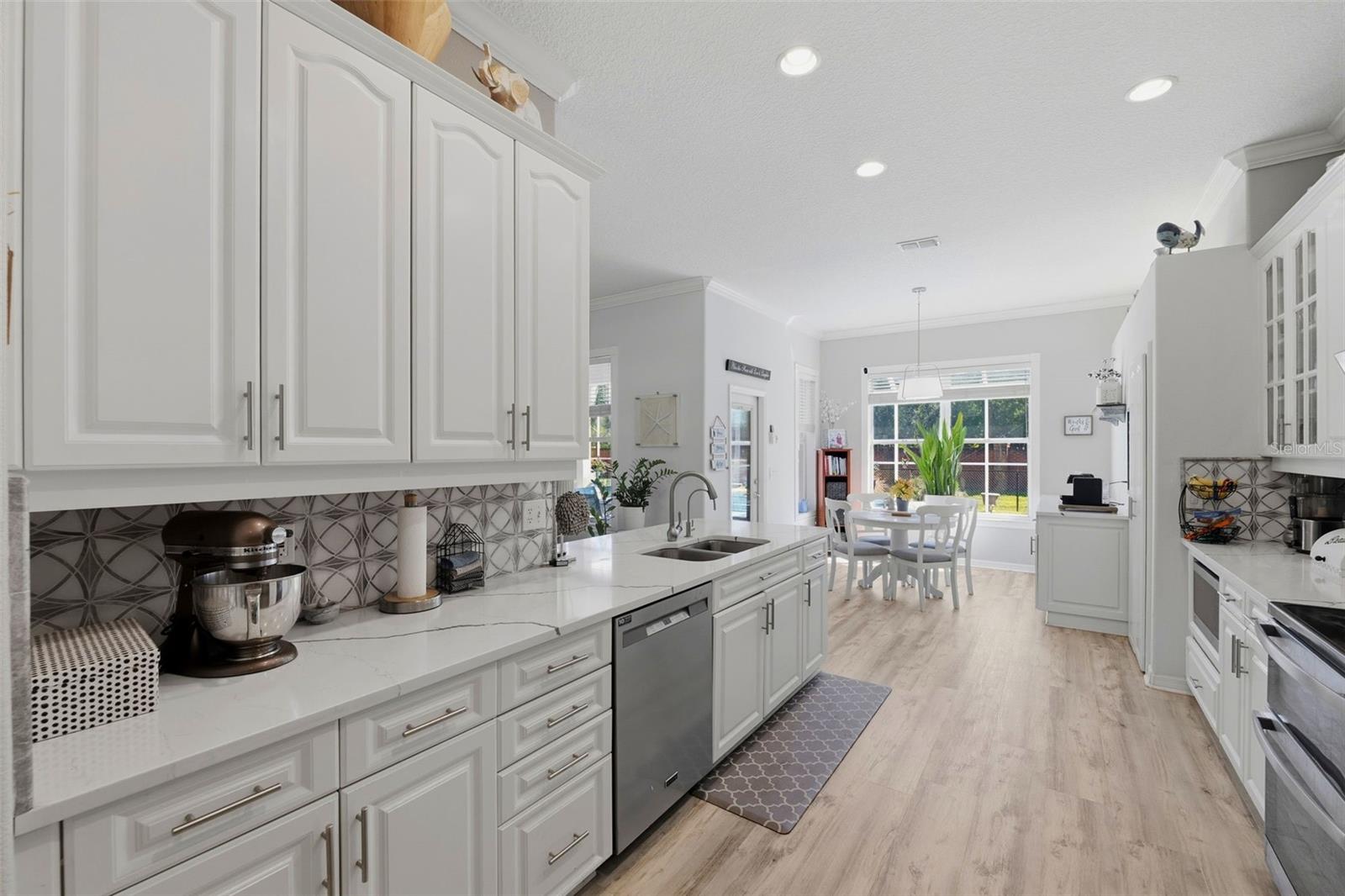 Plenty of Cabinet and Counter Space