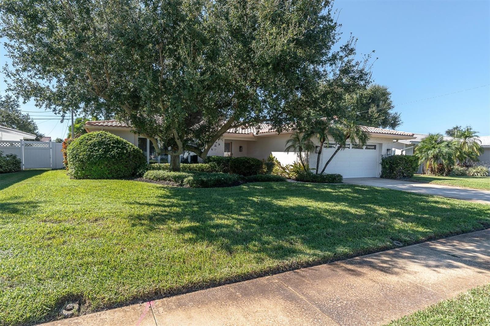 10248 IMPERIAL POINT DRIVE E, Largo, FL 33774