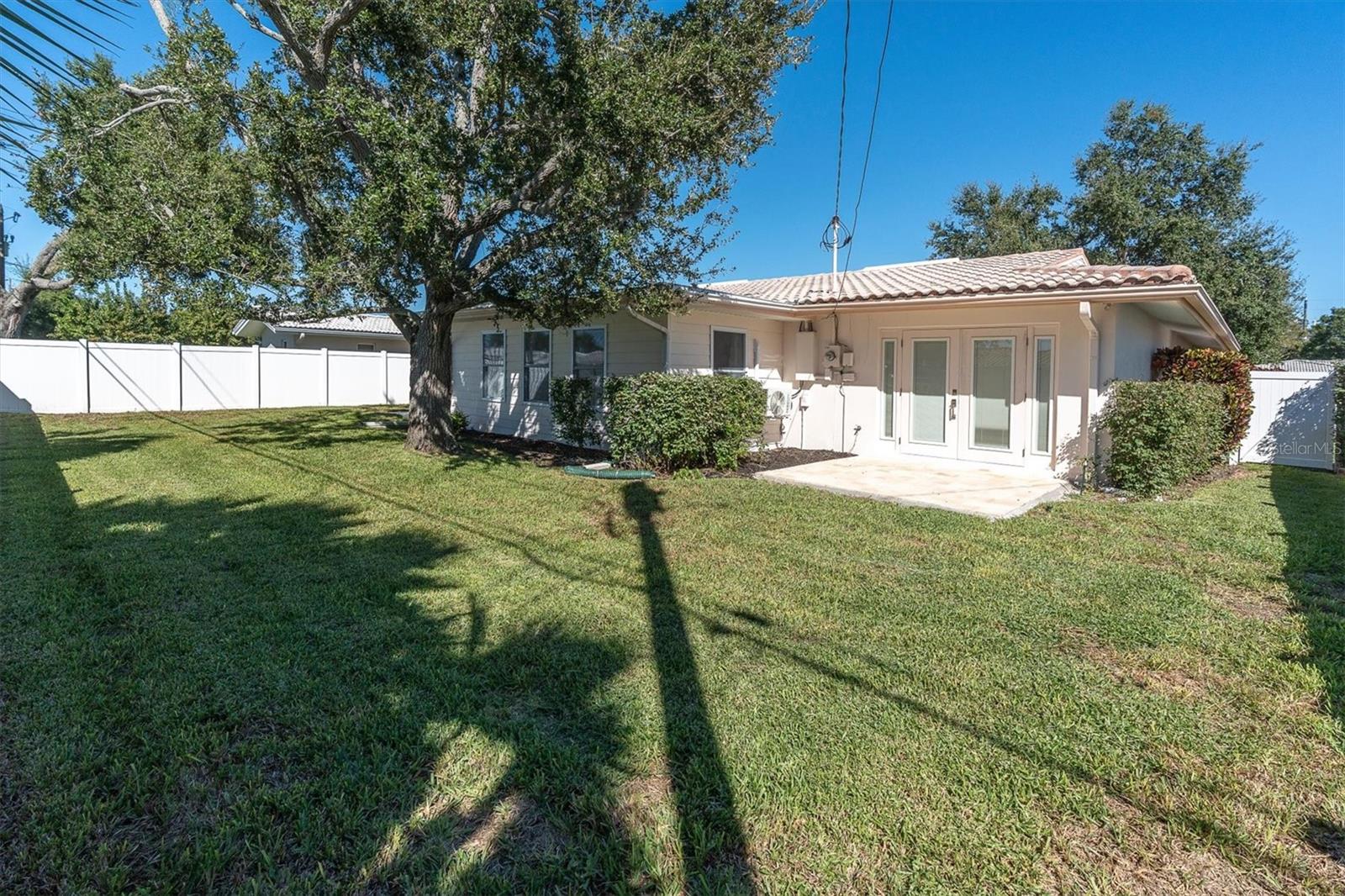 10248 IMPERIAL POINT DRIVE E, Largo, FL 33774
