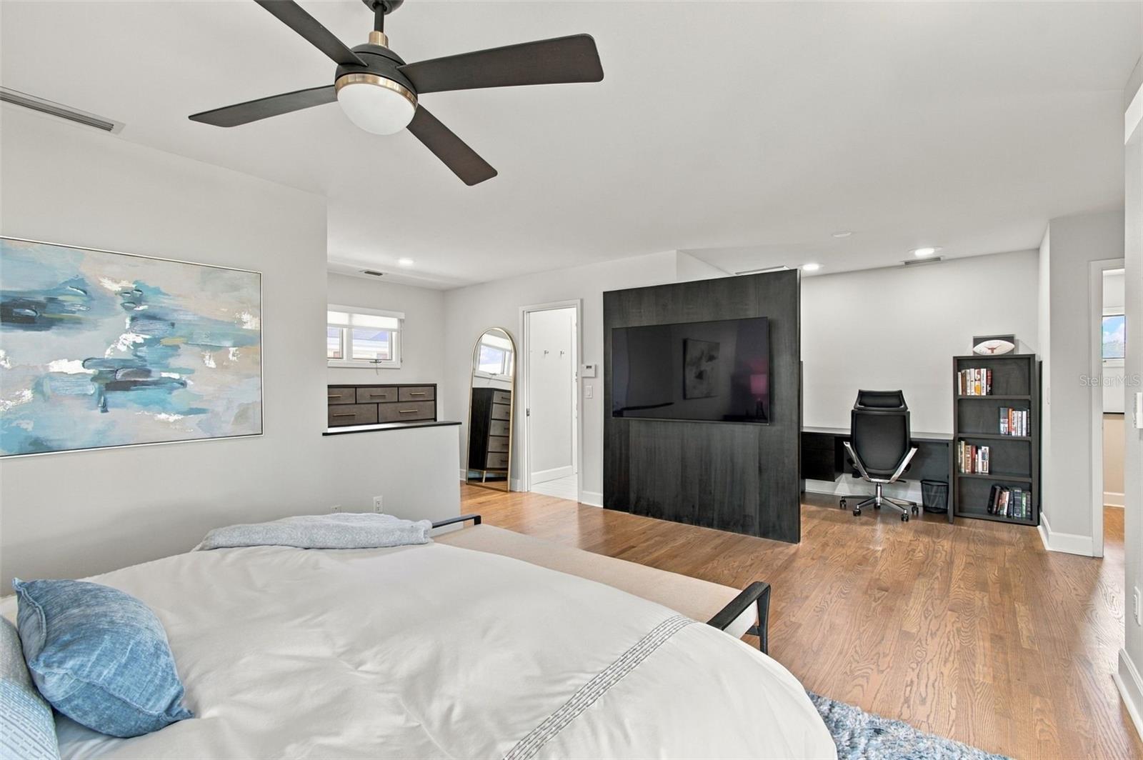Primary Suite (Second Floor)