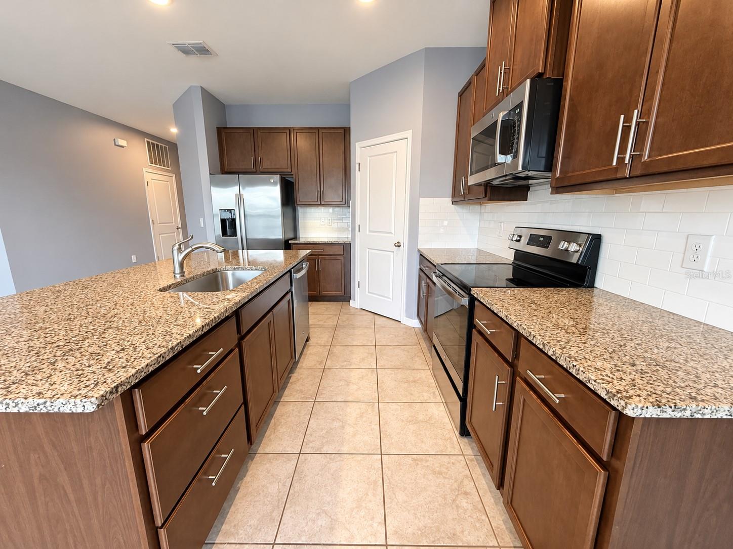 29307 MEADOWCROFT AVENUE, Wesley Chapel, FL 33544