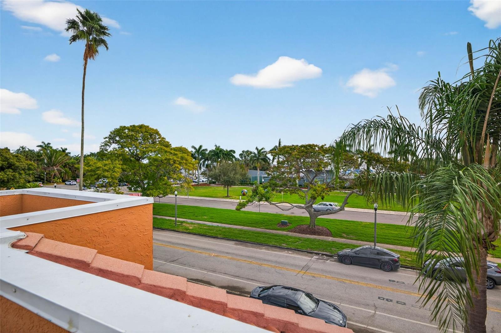 922 N SHORE DRIVE NE, St Petersburg, FL 33701