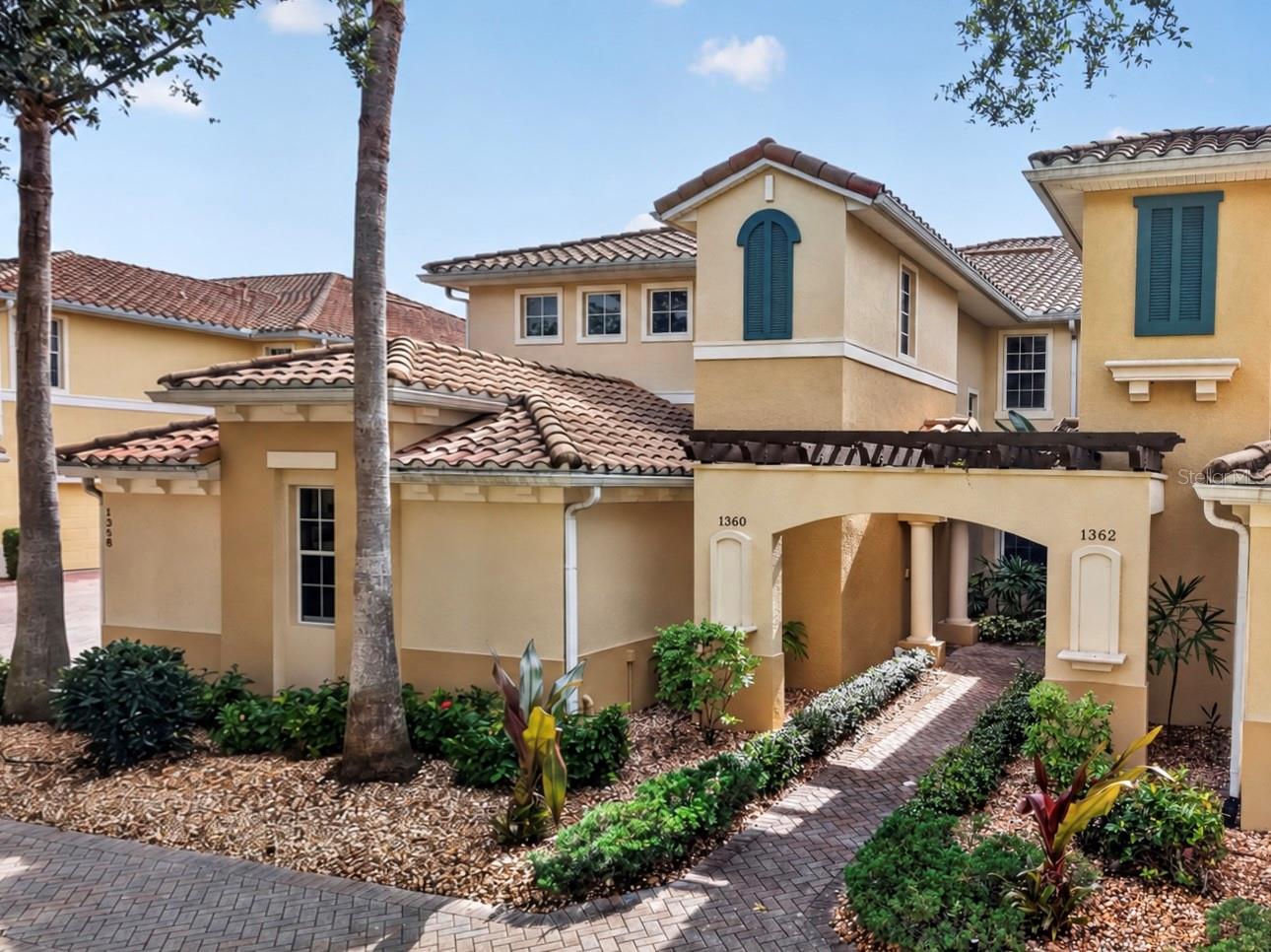 Stunning curb appeal Stunning curb appeal