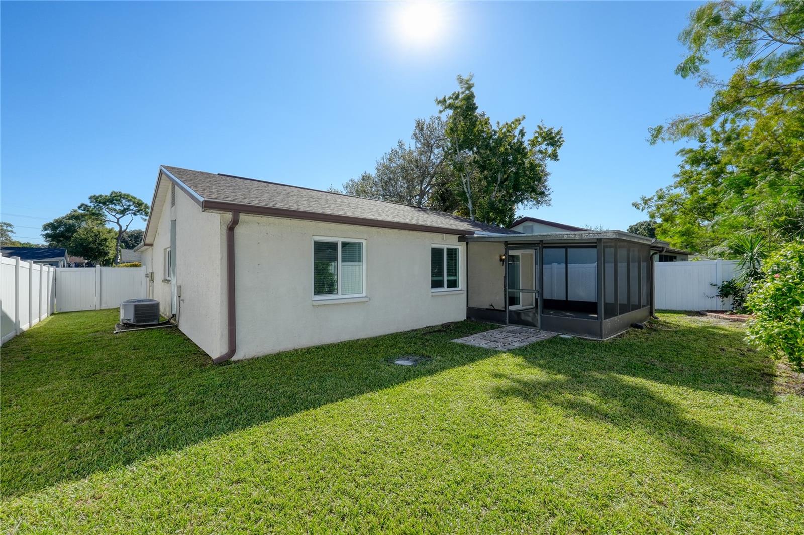 3266 PINE HAVEN DR, Clearwater, FL 33761