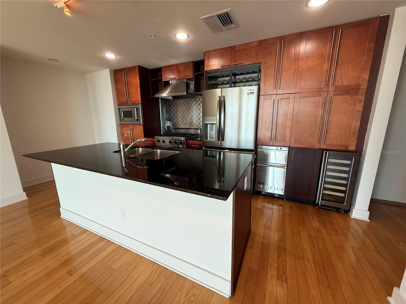 1120 E KENNEDY BOULEVARD, #1111, Tampa, FL 33602 1120 E KENNEDY BOULEVARD, #1111, Tampa, FL 33602