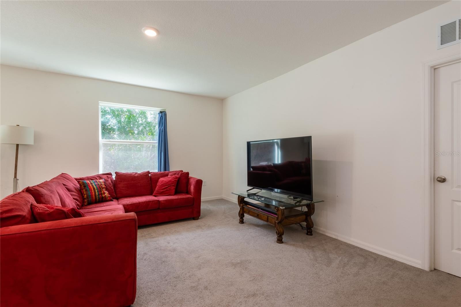 Spacious living room! Fits a large sectional!