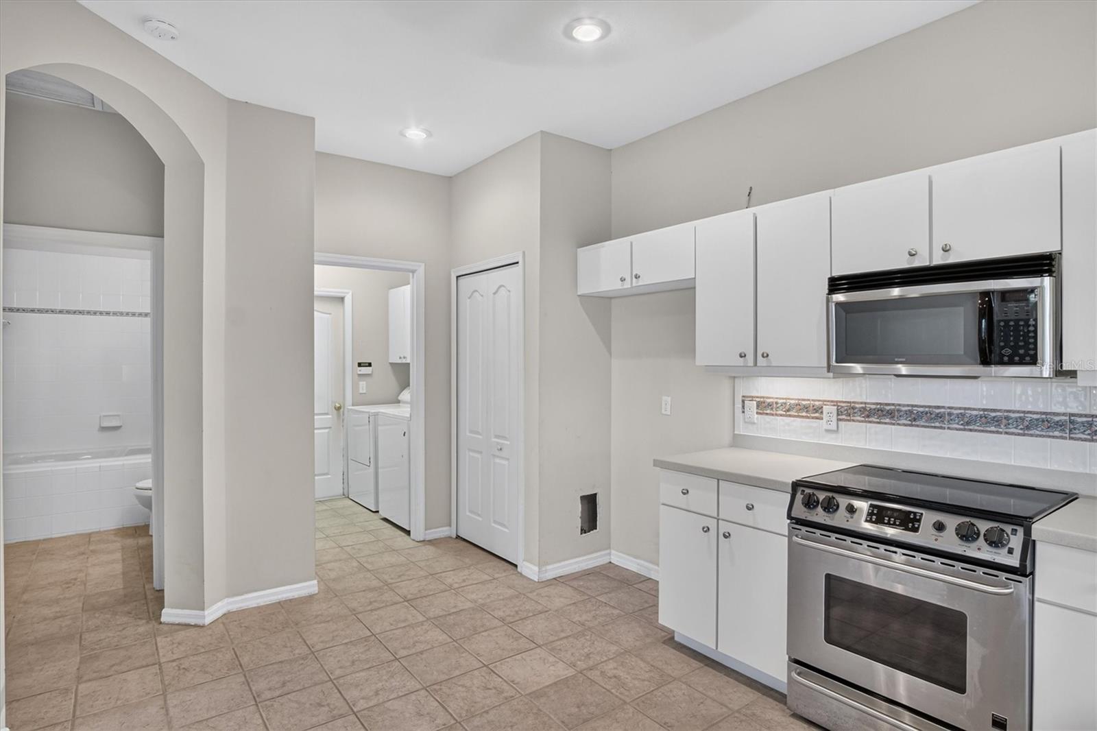 19122 DOVES LANDING DRIVE, Tampa, FL 33647