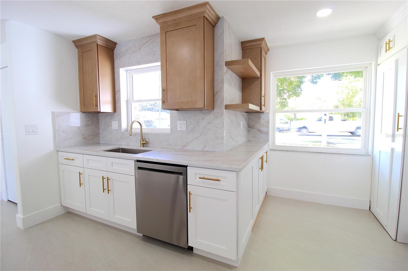30205 69TH STREET N, Clearwater, FL 33761