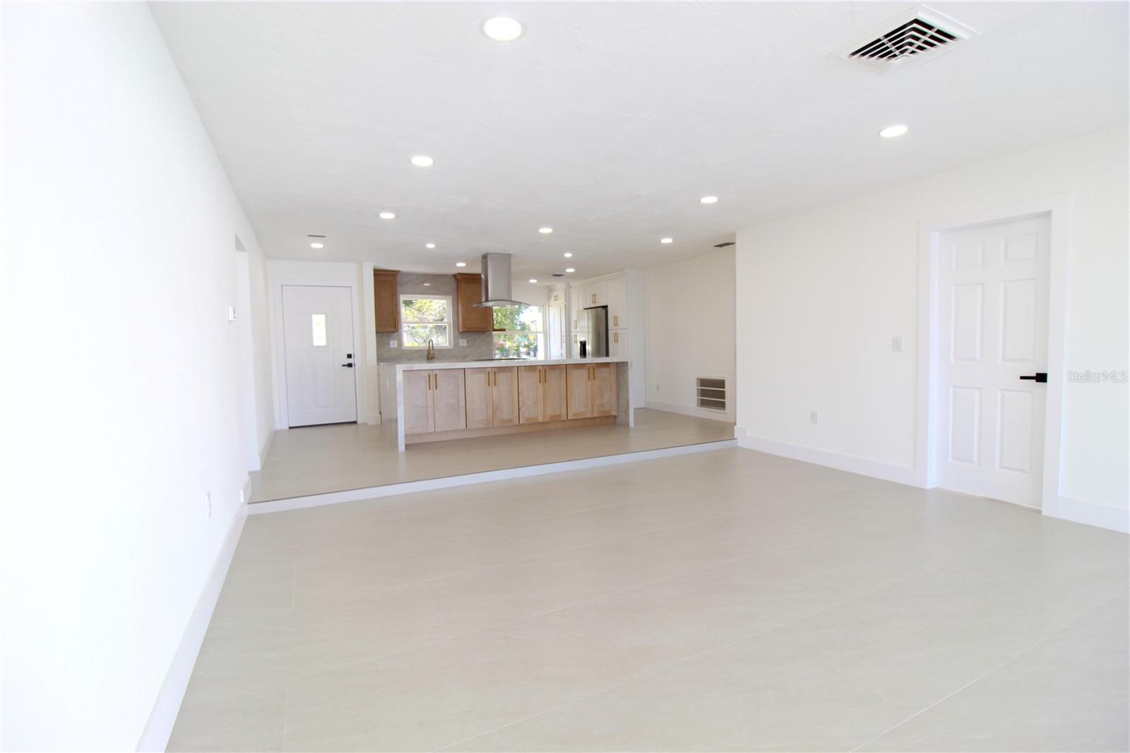 30205 69TH STREET N, Clearwater, FL 33761