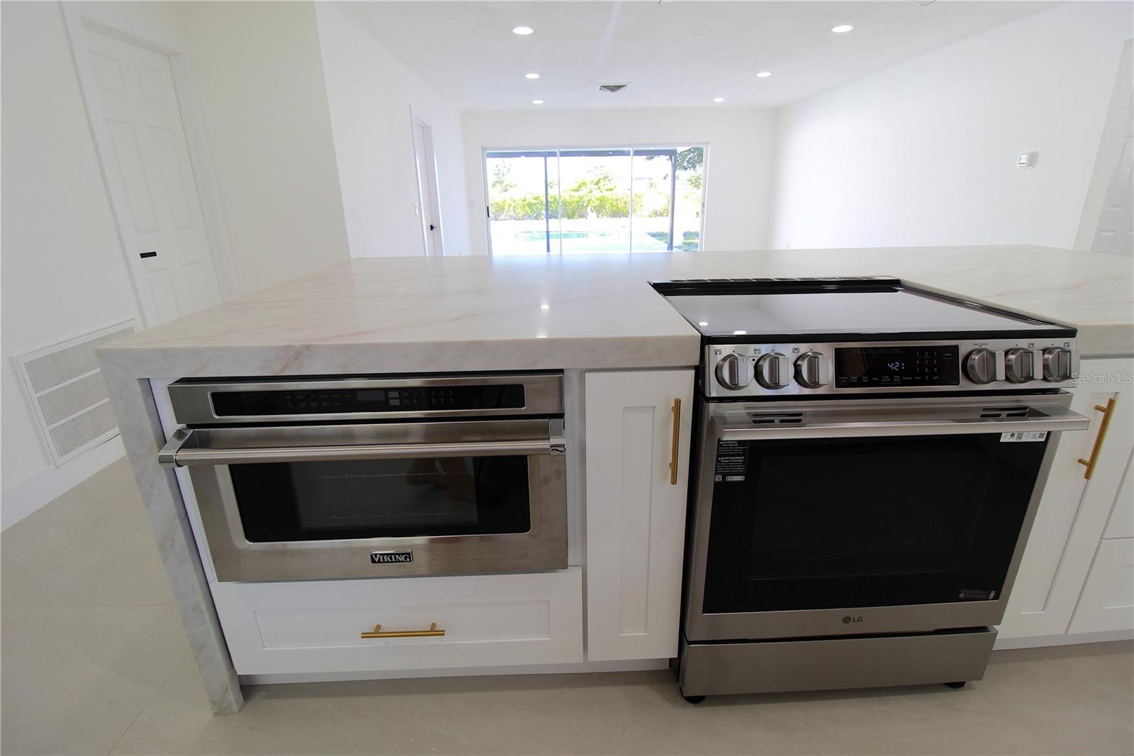 30205 69TH STREET N, Clearwater, FL 33761