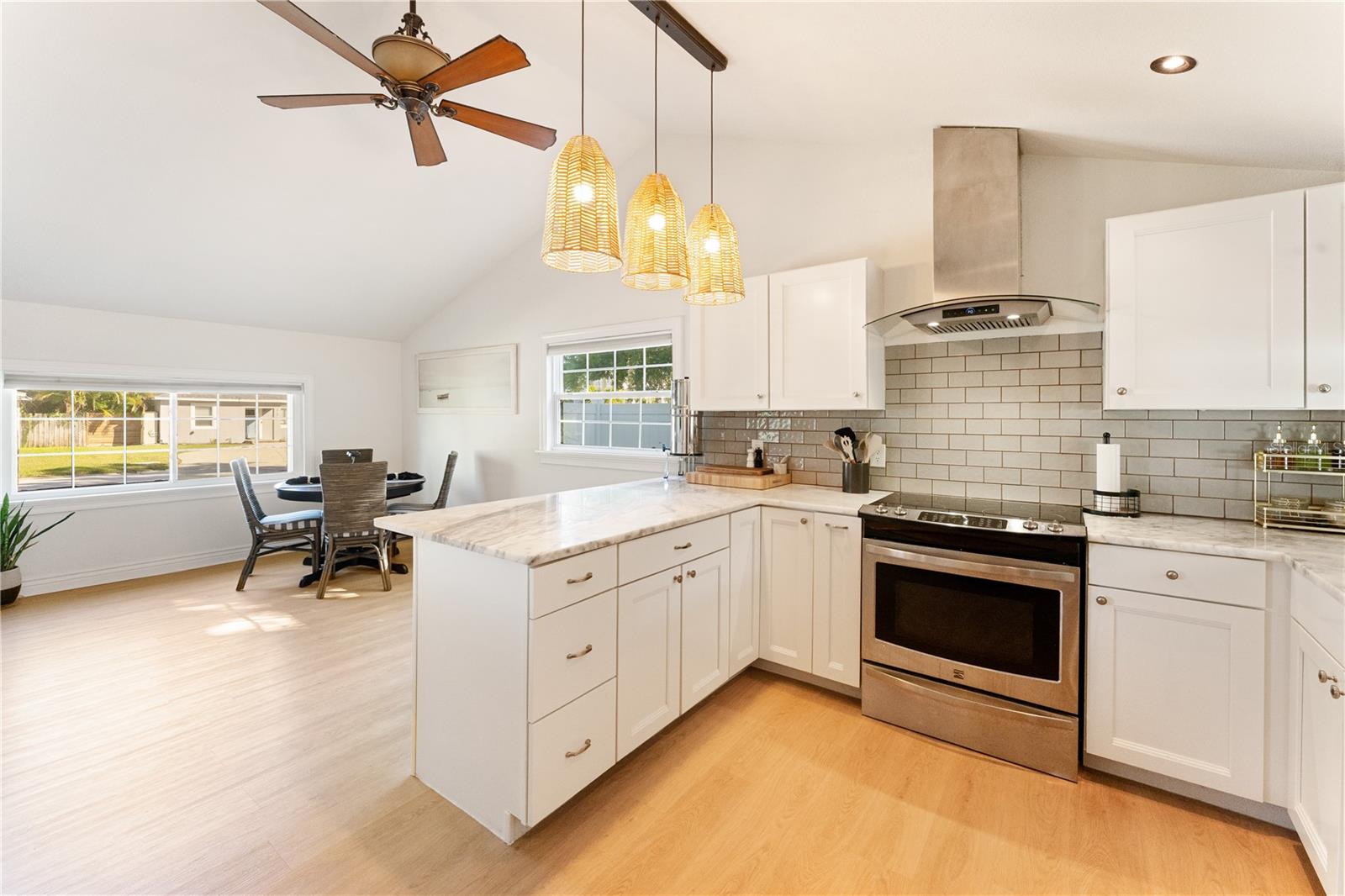 214 39TH AVENUE NE, St Petersburg, FL 33703