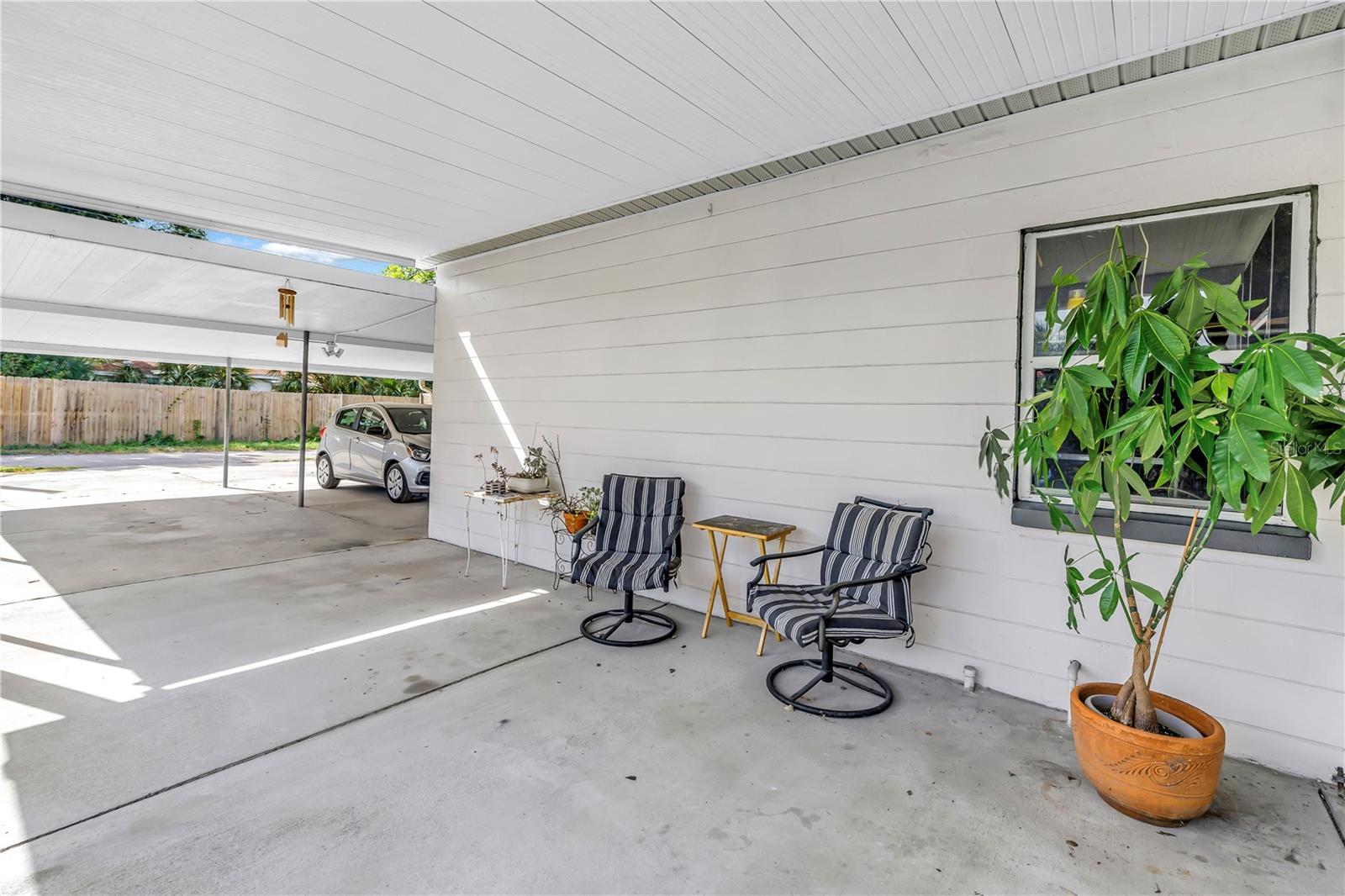 2450 37TH AVENUE N, St Petersburg, FL 33713