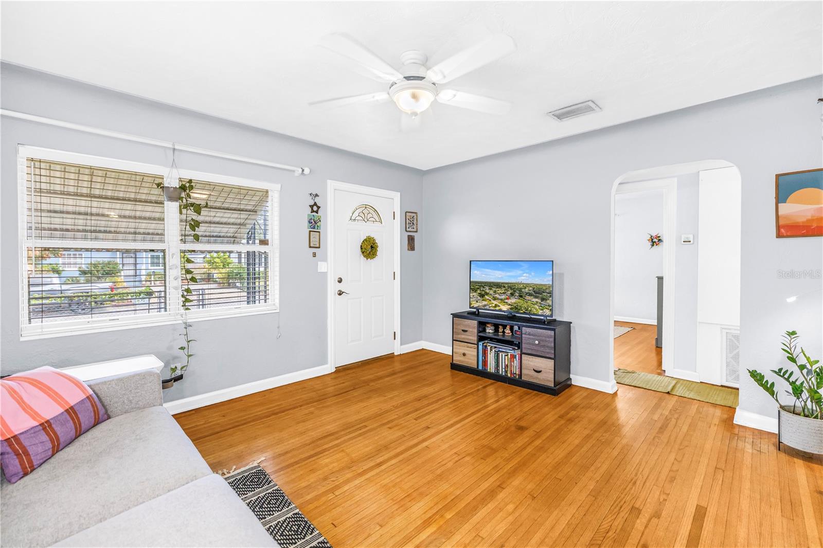 2450 37TH AVENUE N, St Petersburg, FL 33713
