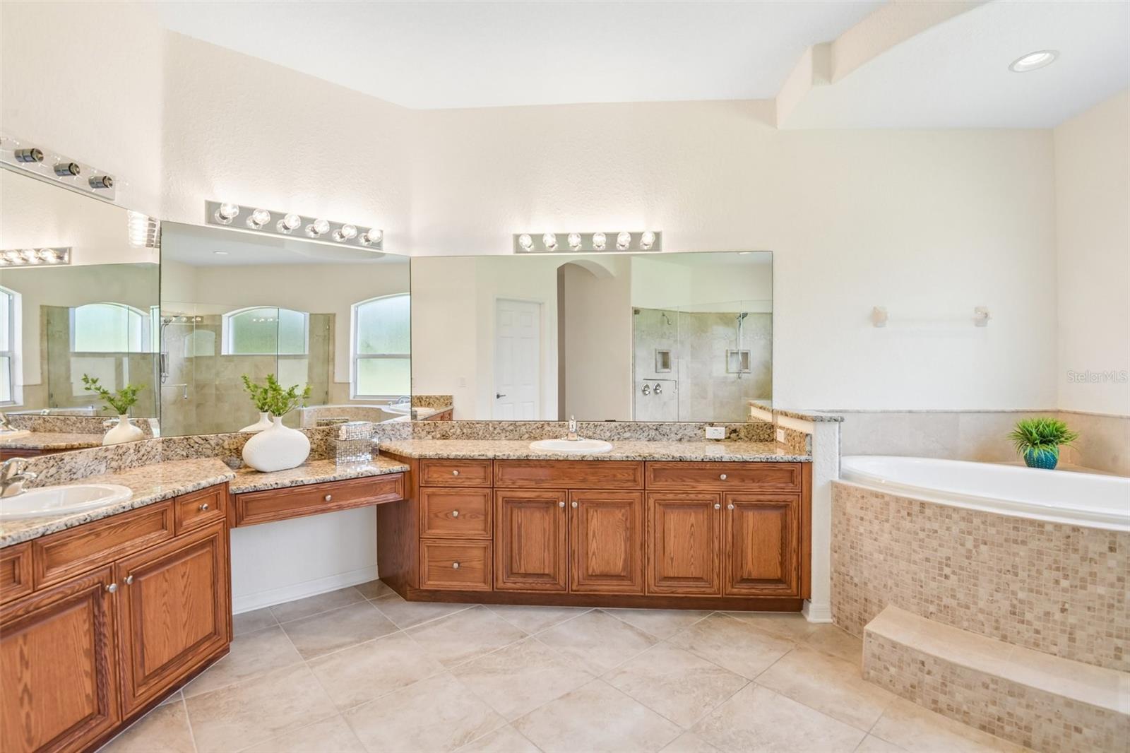 Primary En Suite Bath