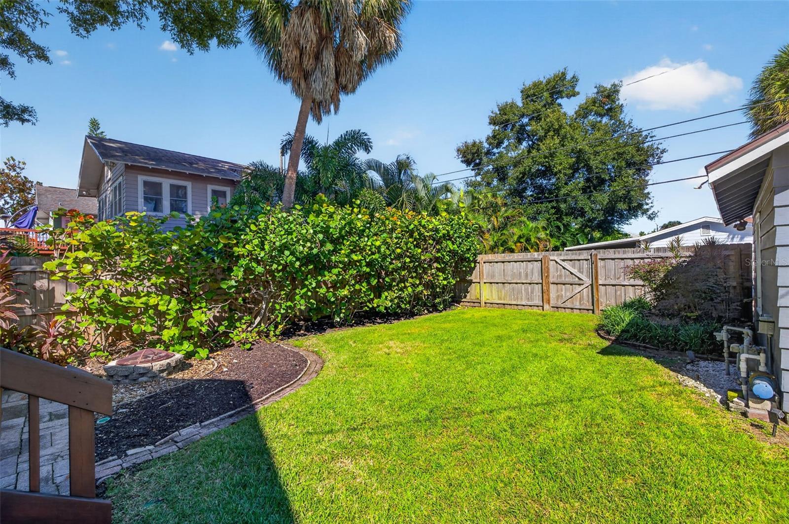 845 28TH AVENUE N, St Petersburg, FL 33704