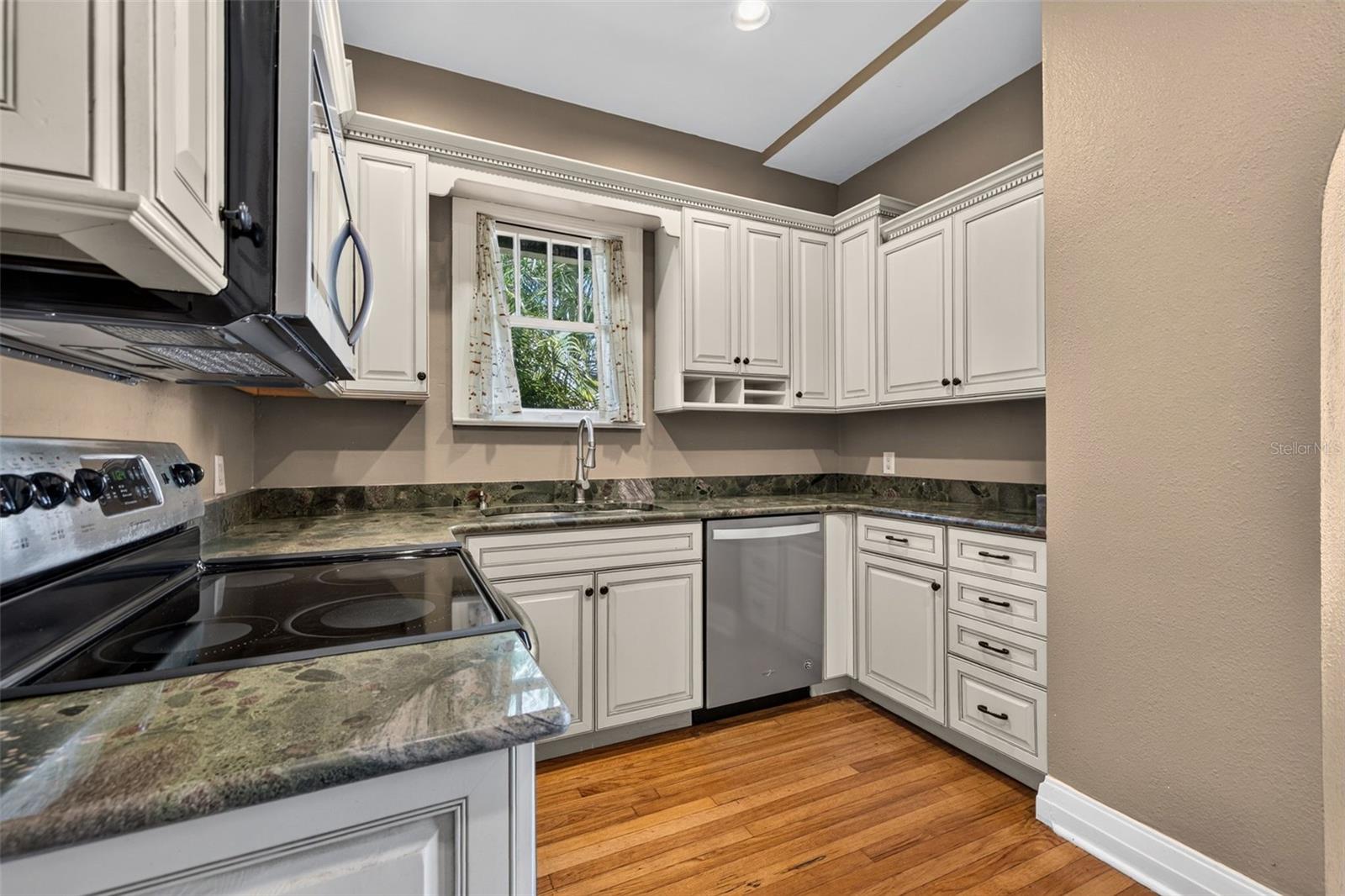 845 28TH AVENUE N, St Petersburg, FL 33704