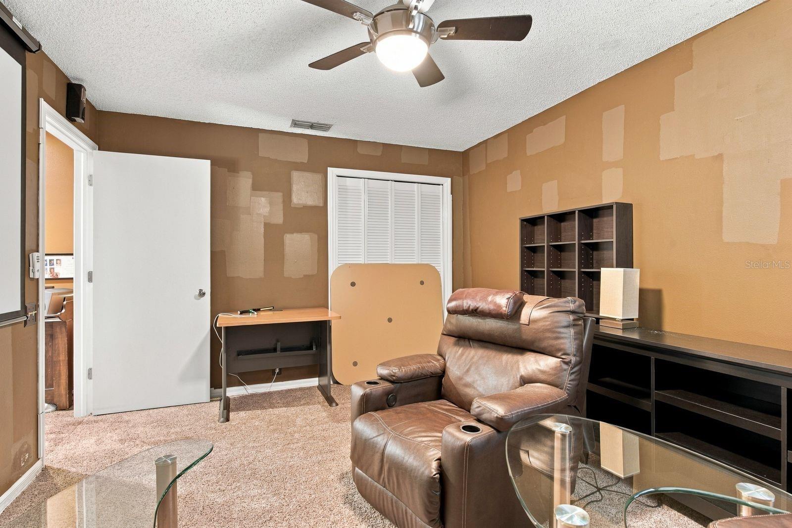537 CENTERWOOD DRIVE, Tarpon Springs, FL 34688