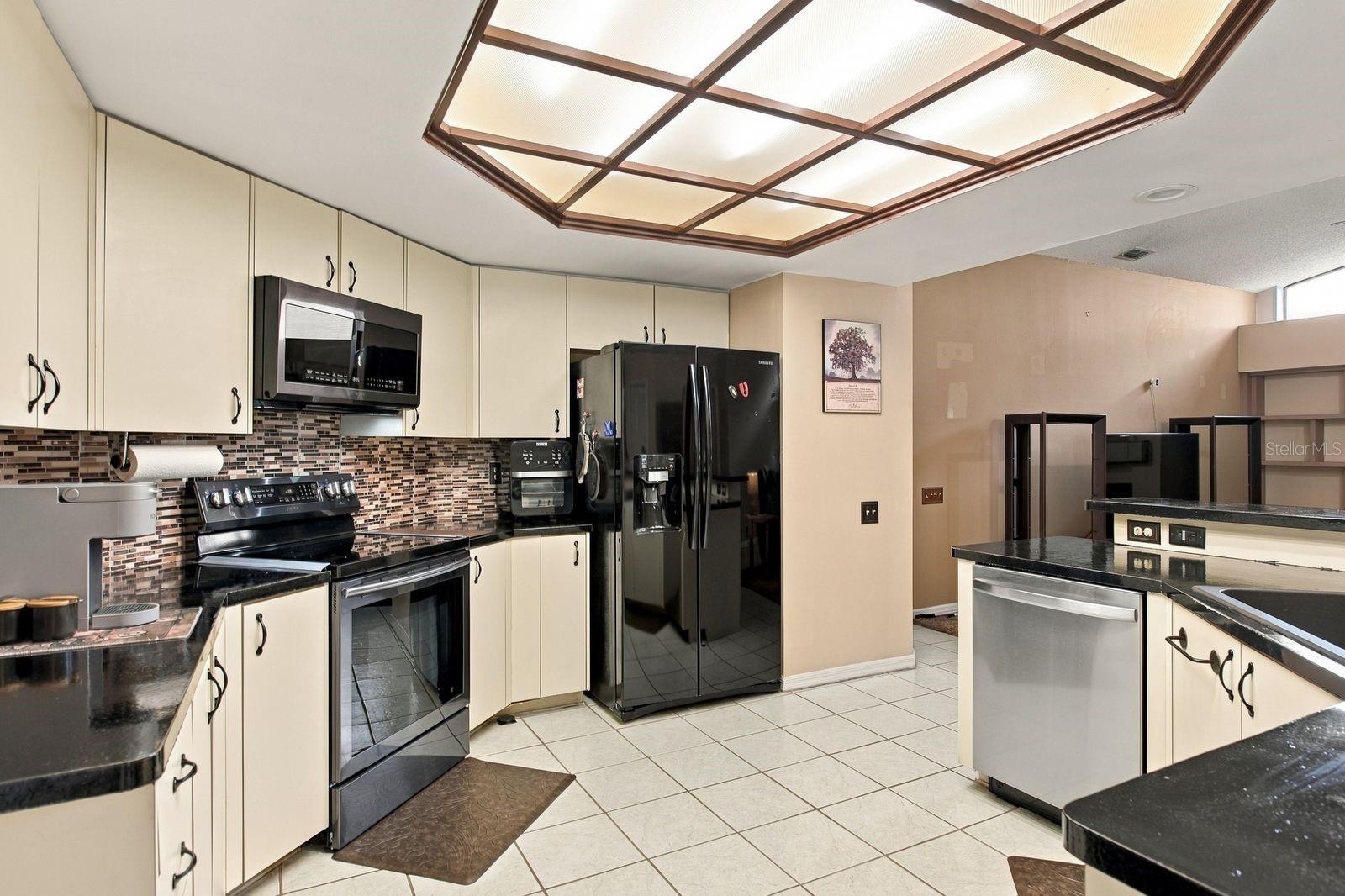 537 CENTERWOOD DRIVE, Tarpon Springs, FL 34688