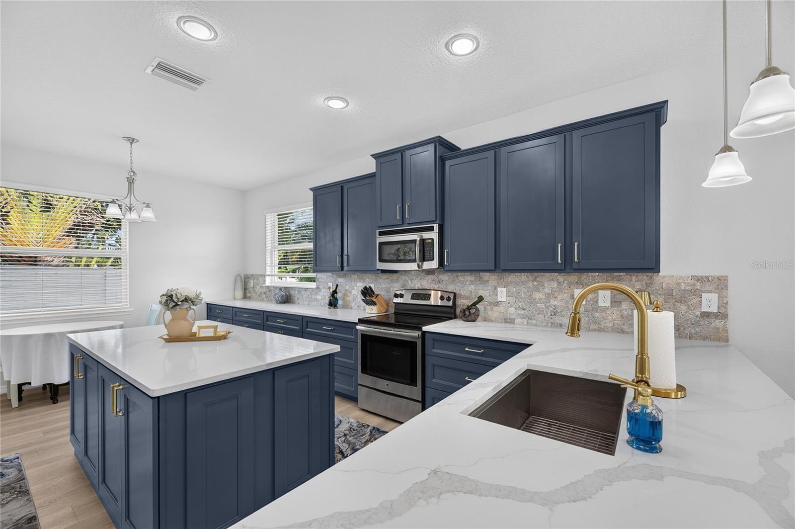 449 BAHAMA GRANDE BOULEVARD, Apollo Beach, FL 33572