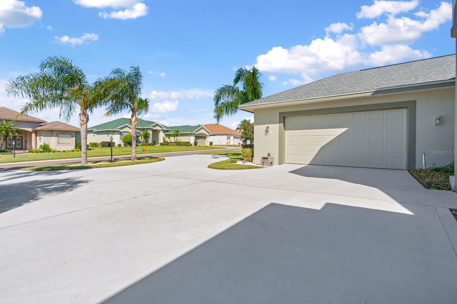 2751 HUNTINGTON HILLS DRIVE, Lakeland, FL 33810