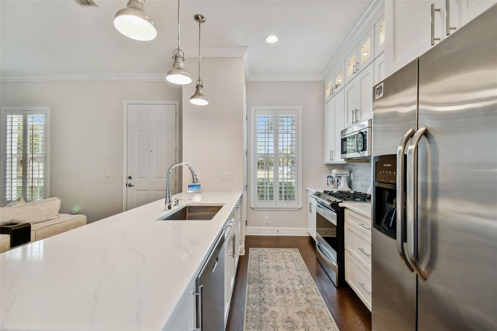 1001 EDISON PARK COURT, Tampa, FL 33606