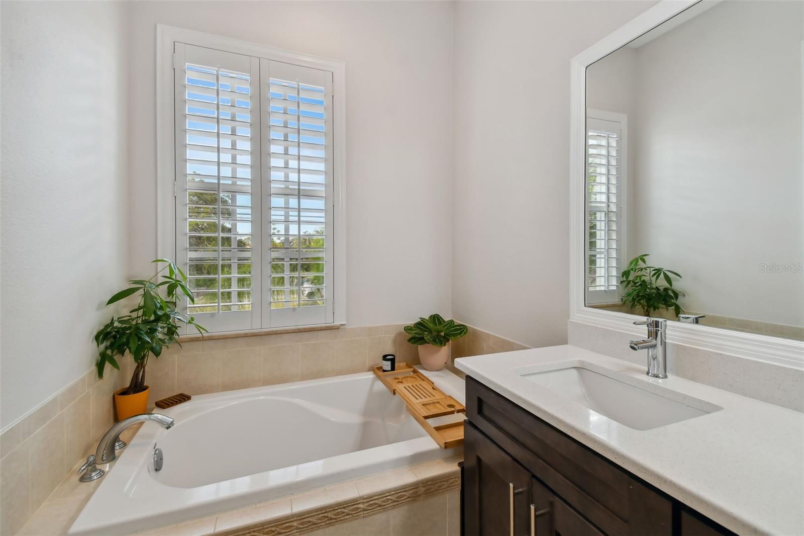 1001 EDISON PARK COURT, Tampa, FL 33606